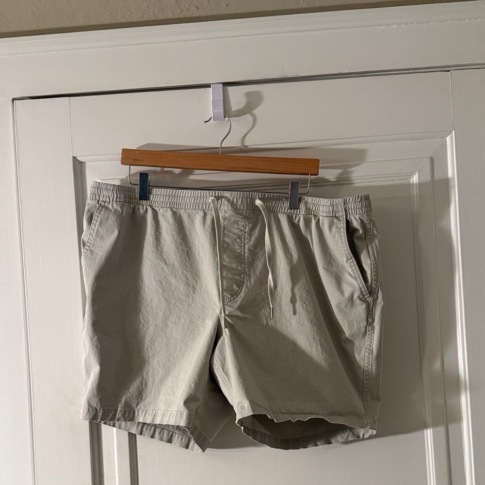 Lands' End Men's Light Gray Flat Front Shorts